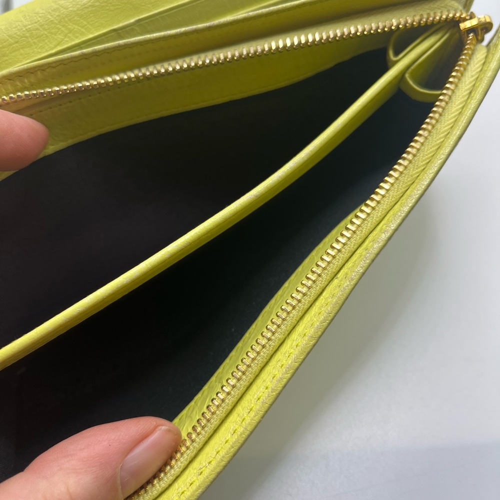 Vintage Balenciaga Women's green wallet - Picture 11 of 12